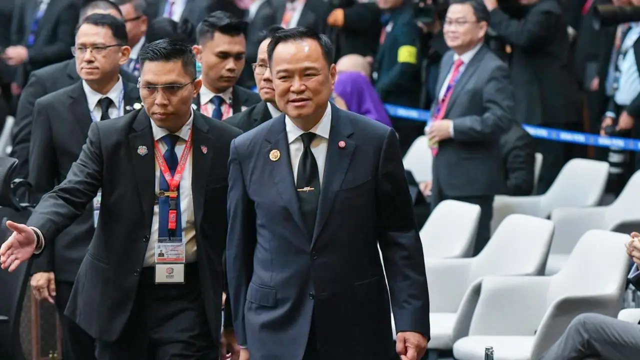 'อนุทิน' กล่าวถ้อยแถลงวงประชุมสุดยอดอาเซียน ปธน.ฟิลิปปินส์ ร่วมแสดงความอาลัยถวาย