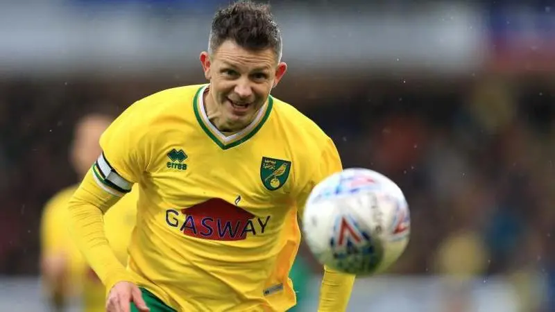 Cureton, 50, scores in 10th tier to 'complete football'