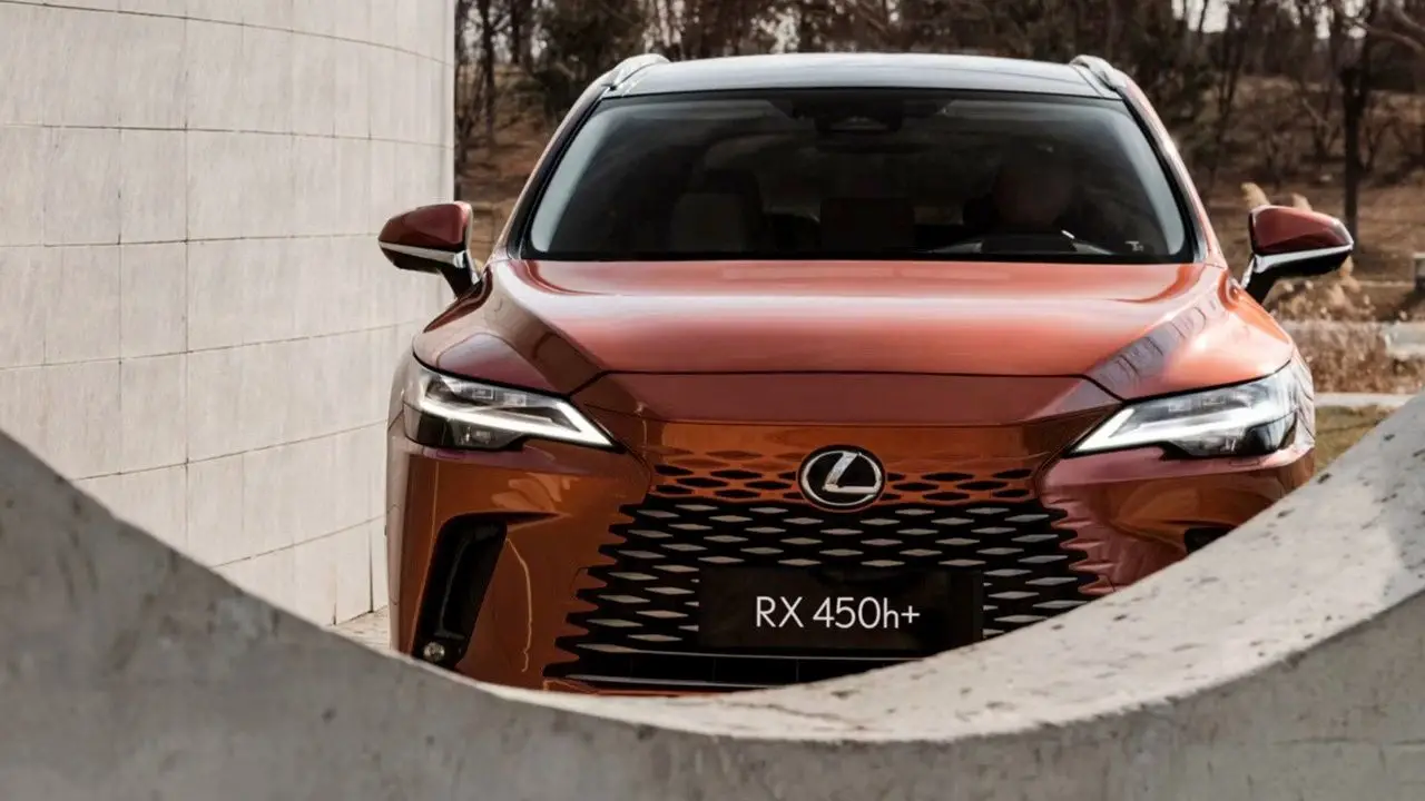 รุ่นไหนขายเยอะสุด? LEXUS แบรนด์หรูคู่เศรษฐี ขายดีติดอันดับสี่รถพรีเมี่ยม
