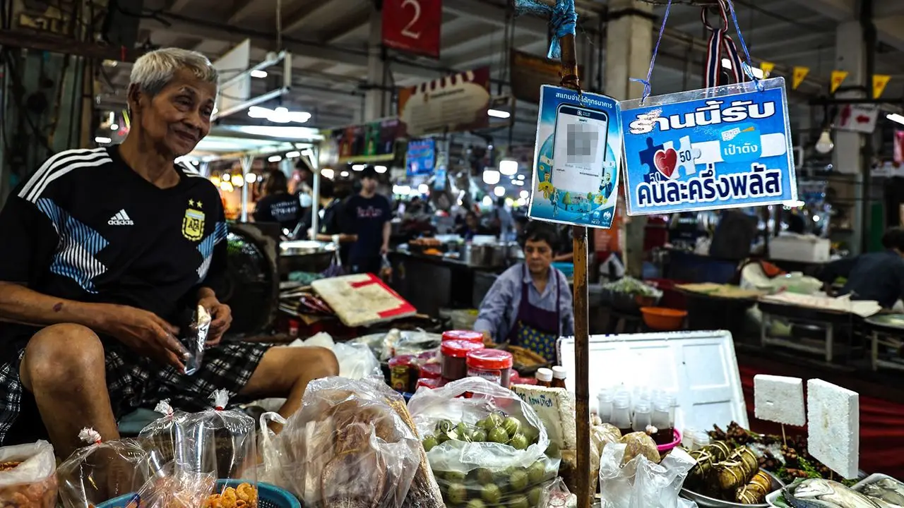 ธปท. เผยเศรษฐกิจไทยไตรมาส 3 ซบเซา จับตา 'คนละครึ่งพลัส' หนุน GDP ปี 68 โตมากกว่า 2.2%