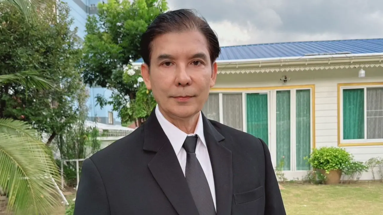 'พร้อมพงศ์' จี้ ปชน. รีบจับมือเพื่อไทย ยื่นอภิปรายไม่ไว้วางใจรัฐบาล ซัดอย่าดีแต่พูด