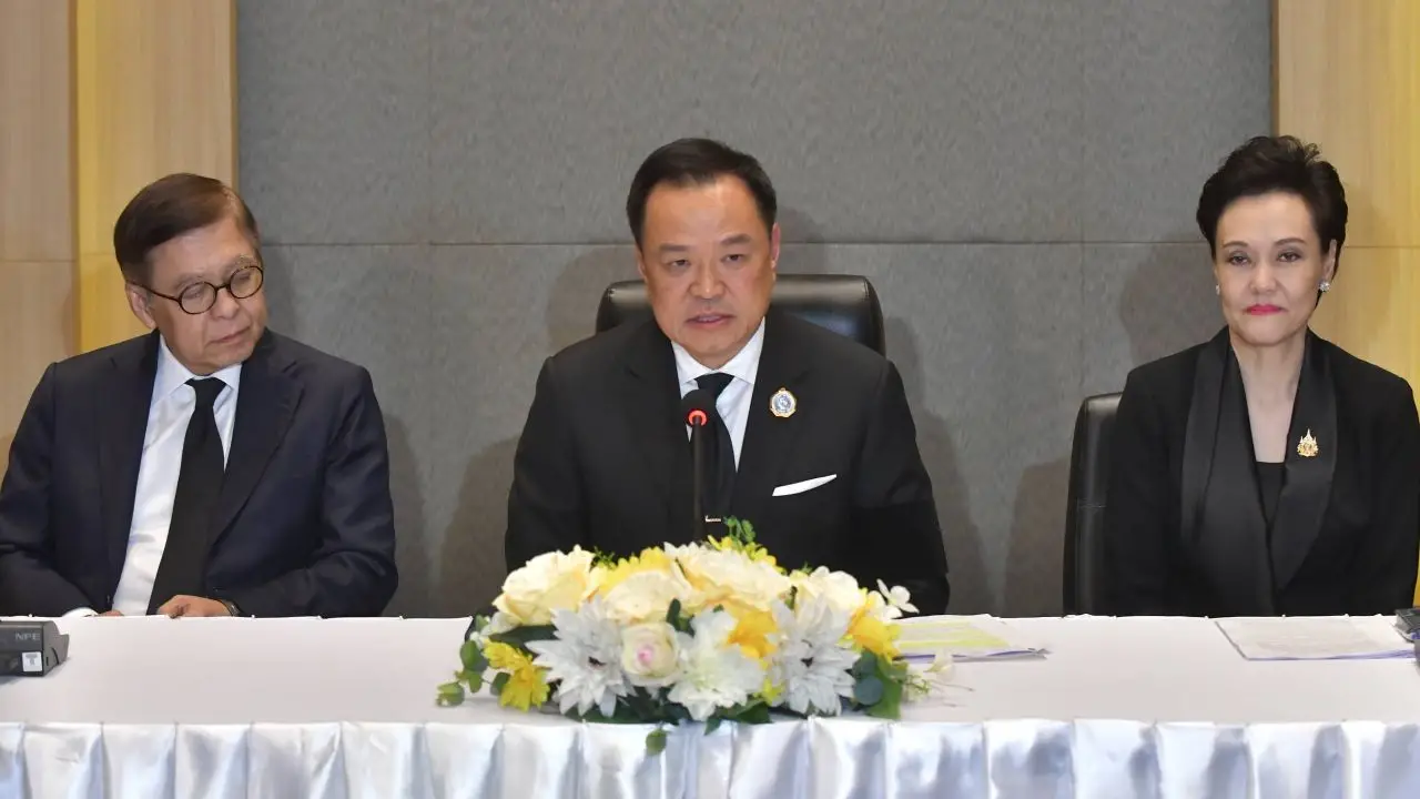 'อนุทิน' ถึงไทยแถลงผลประชุมอาเซียน-เอเปค ดีลจีน-เกาหลีใต้-แคนาดาสำเร็จ