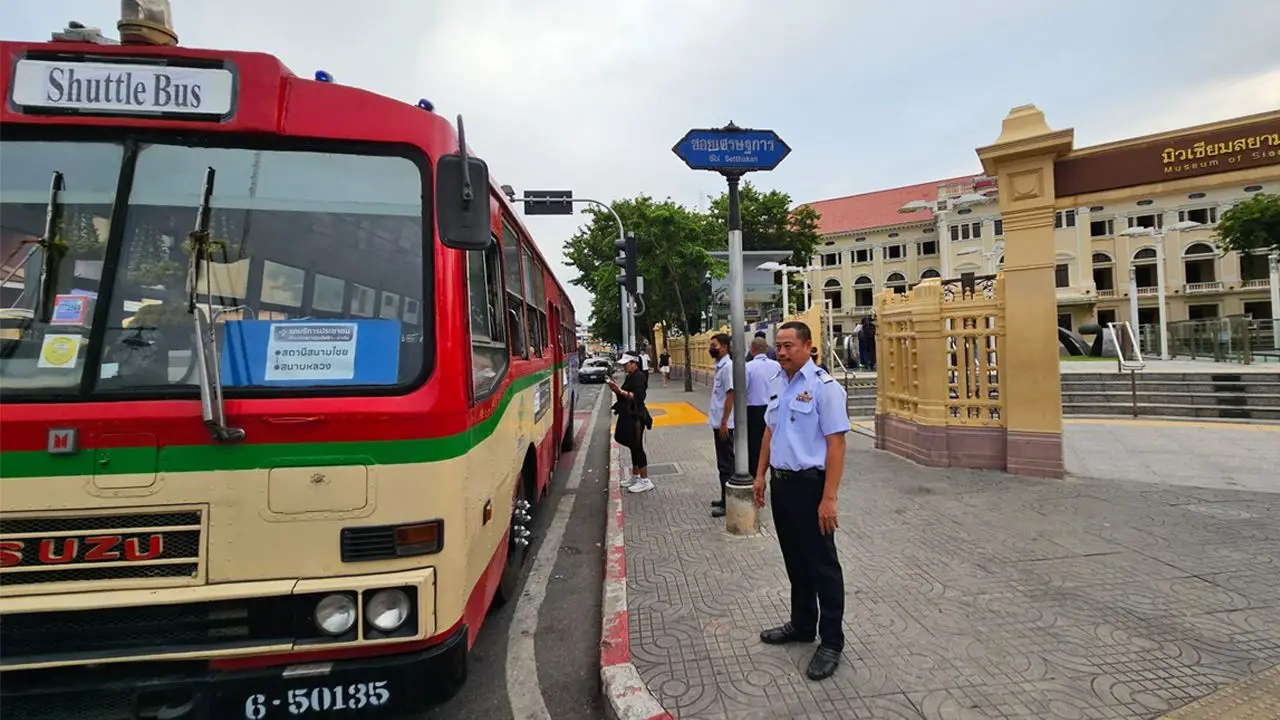 ขนส่งสาธารณะทุกระบบ พร้อมรับประชาชนที่เดินทางเข้าสักการะพระบรมศพ 'สมเด็จพระพันปีหลวง'