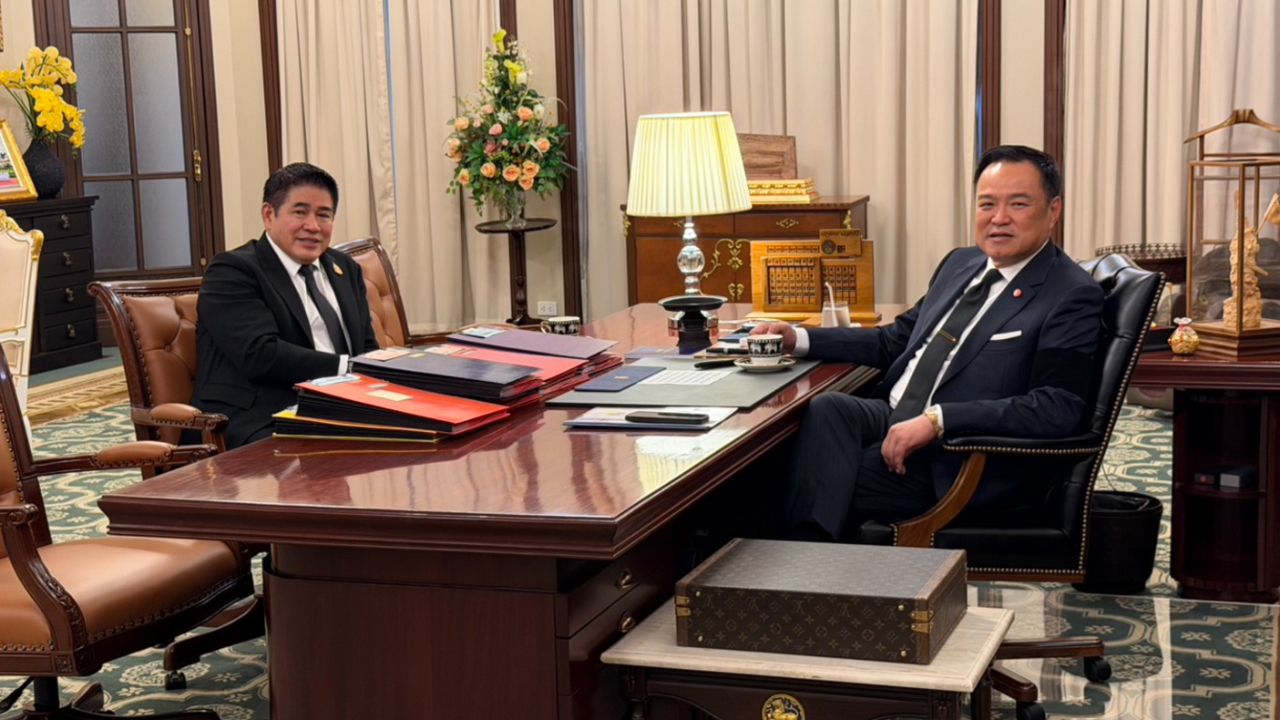 'อนุทิน' ปิดห้องทำงานคุย 'ธรรมนัส' ส่วนตัวบนตึกไทยคู่ฟ้า