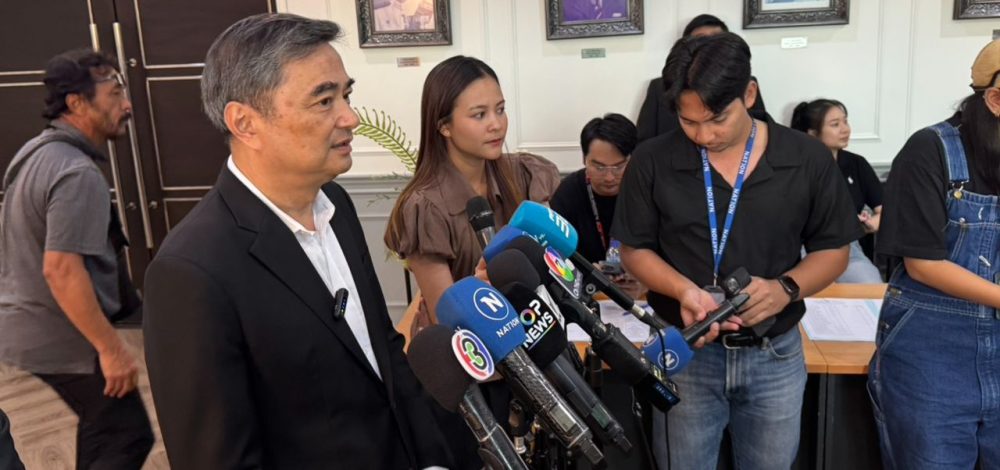 'มาร์ค' กระตุกนายกฯ เป็นแบบอย่างผู้นำ ปชต. แง้ม 10 พ.ย. เปิดว่าที่ผู้สมัคร สส.กทม.