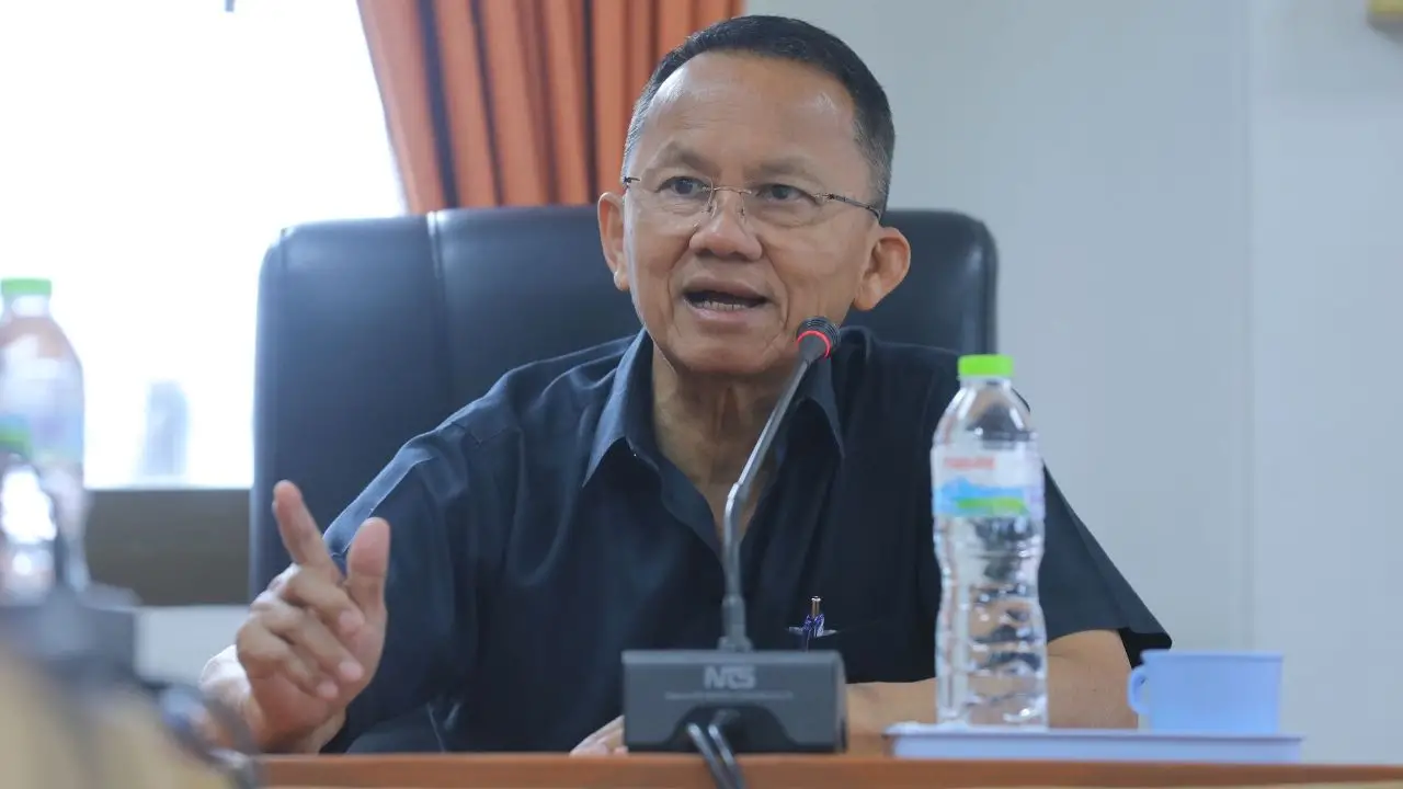 'สมศักดิ์' กำชับ 2 สส.สุโขทัย ติดตามน้ำท่วมใกล้ชิด เผยกำลังเดินหน้าโครงการยมฝั่งขวา ช่วยระบายน้ำ