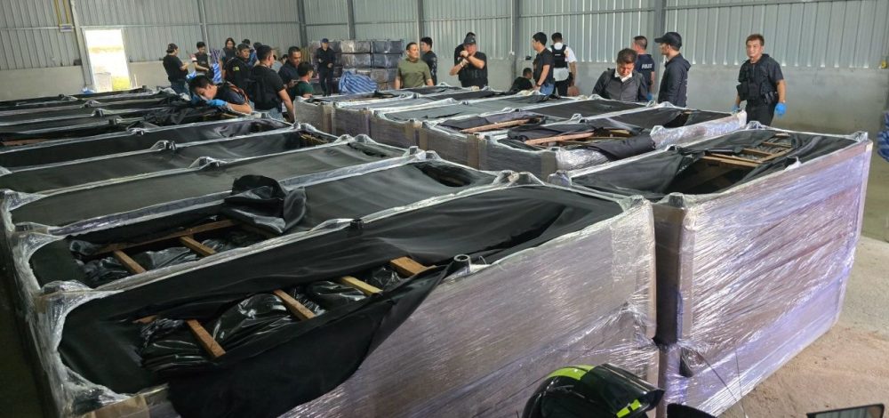 ทลายโกดังเชียงราย ซุกยาบ้ากว่า 10 ล้านเม็ดในโซฟา เตรียมส่งเข้าพื้นที่ชั้นใน