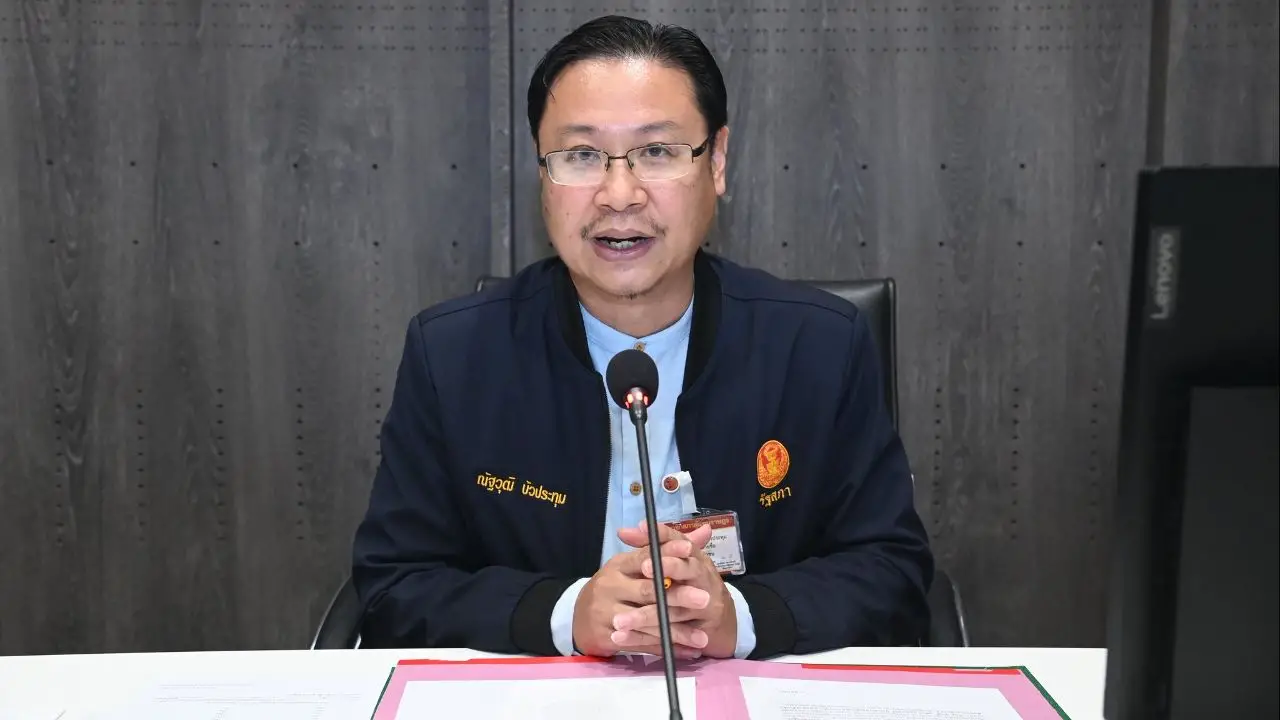 มติที่ประชุมกรรมาธิการแก้ไขรัฐธรรมนูญตัดทิ้ง 'สสร.' ให้มี 'กมธ.ยกร่างรธน. - กมธ.ฟังความเห็น'
