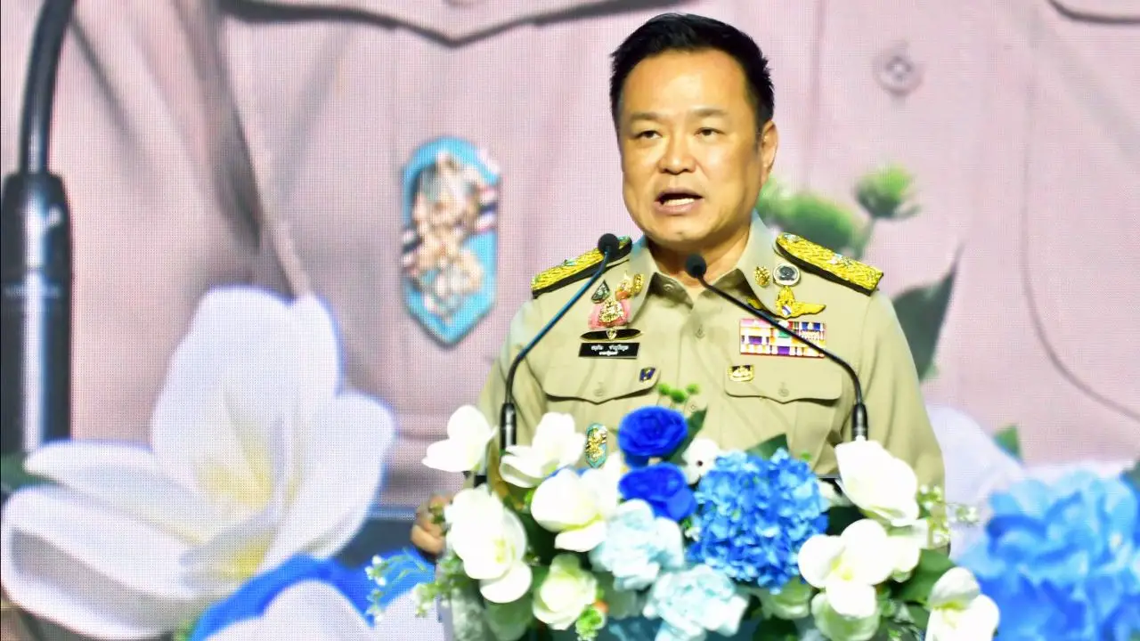 'อนุทิน' เปรียบ อสม.เป็นฝีพายชั้นดี หวังให้เป็น 'สมาร์ท อสม.' ใช้เทคโนโลยีช่วยดูแลประชาชน