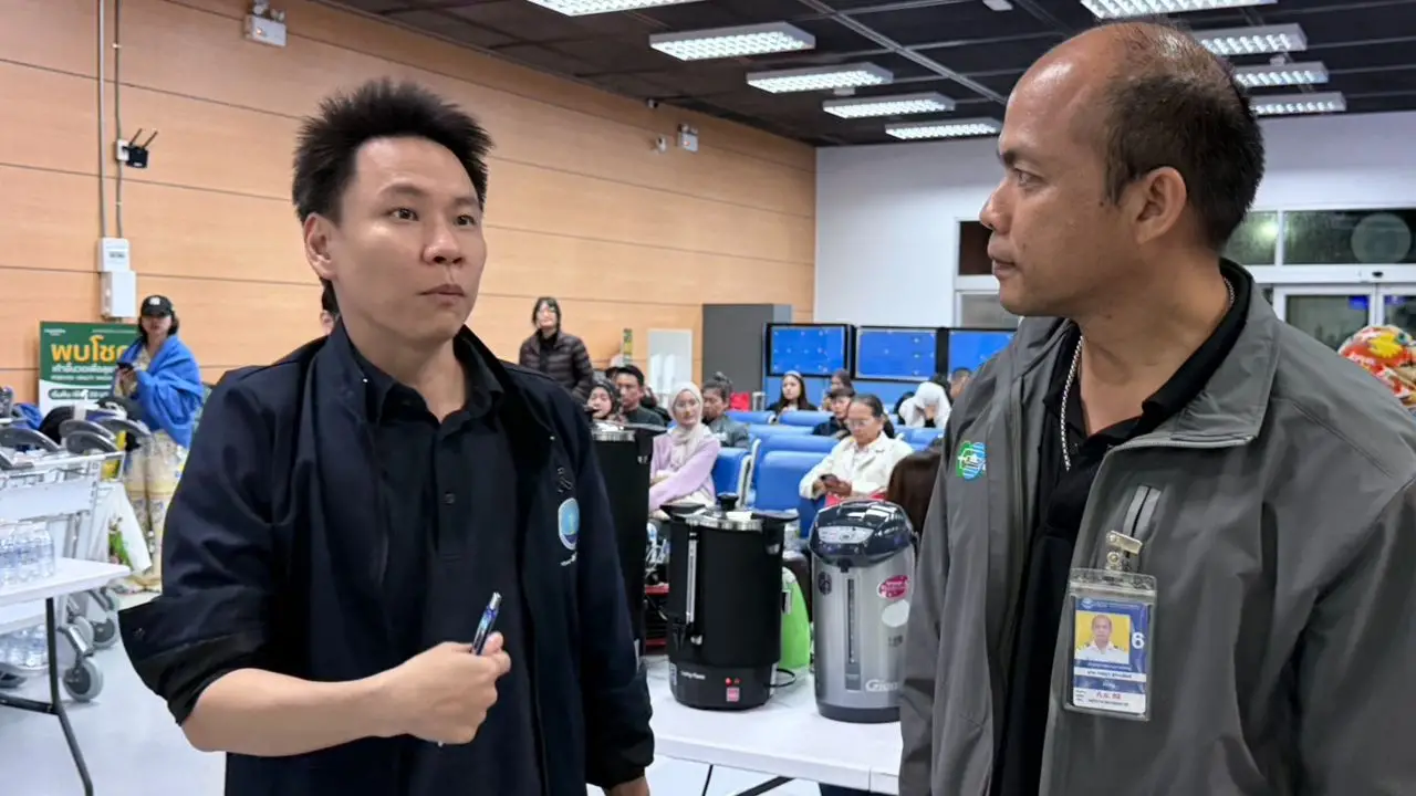 'อรรถกร' สั่งเร่งส่งอาหาร–น้ำดื่มเข้าช่วยนักท่องเที่ยวตกค้างนับพันที่หาดใหญ่