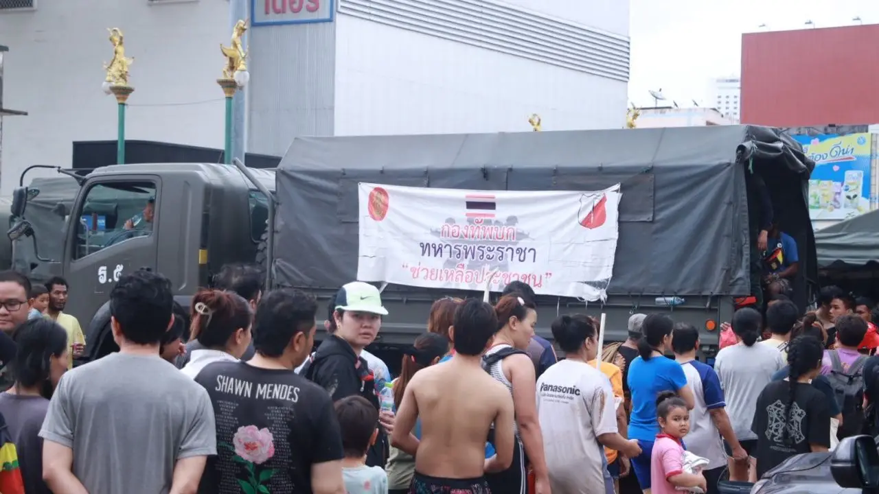 ทหารช่วยน้ำท่วม ไม่มีถูกยิงดับ มทภ.4 สั่งทุกกลุ่ม รายงานตัวก่อนลงพื้นที่