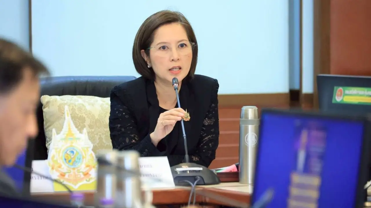 'ตรีนุช' สั่งการประกันสังคม ออกมาตรการช่วยนายจ้าง-ผู้ประกันตนประสบอุทกภัยภาคใต้