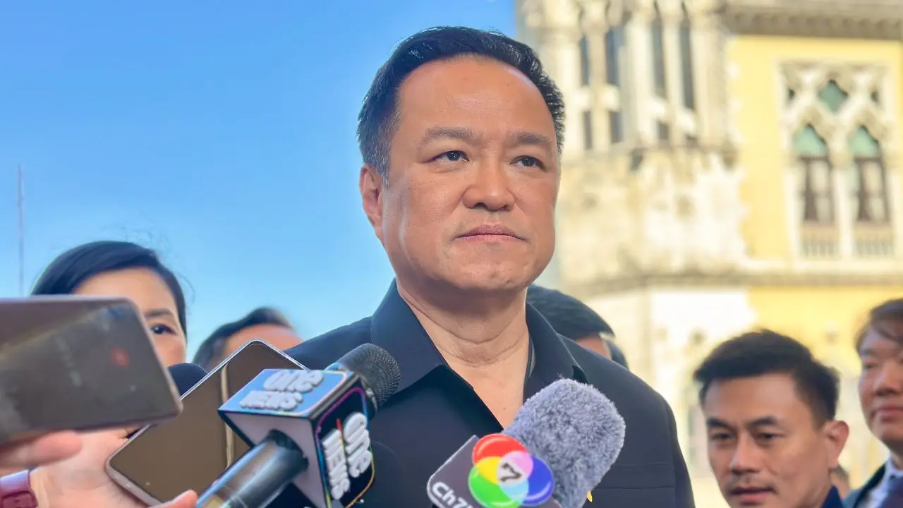 'อนุทิน' เดือด ขู่เพิกถอนใบอนุญาตสายการบิน อัปค่าตั๋ว กทม.-หาดใหญ่ พุ่งหลักหมื่น
