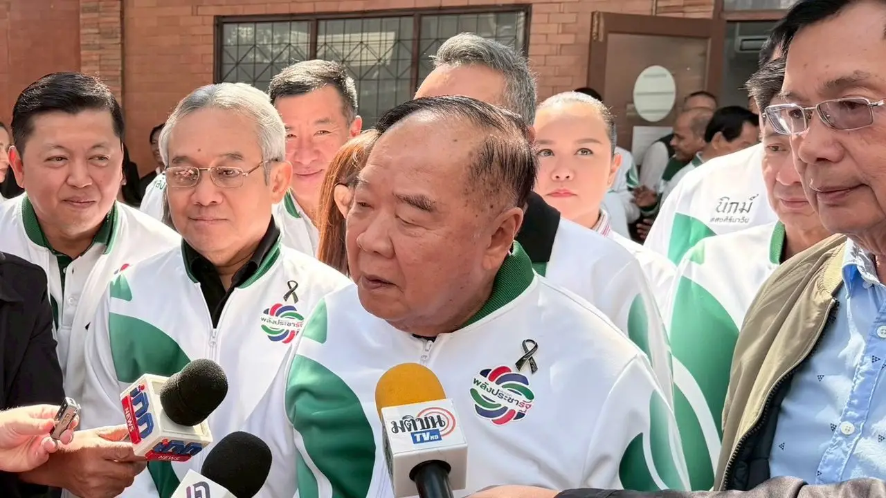 'บิ๊กป้อม' ประสานผ่าน มทภ.4 ช่วยน้ำท่วมใต้ พปชร. เปิดโรงครัวจนสถานการณ์คลี่คลาย