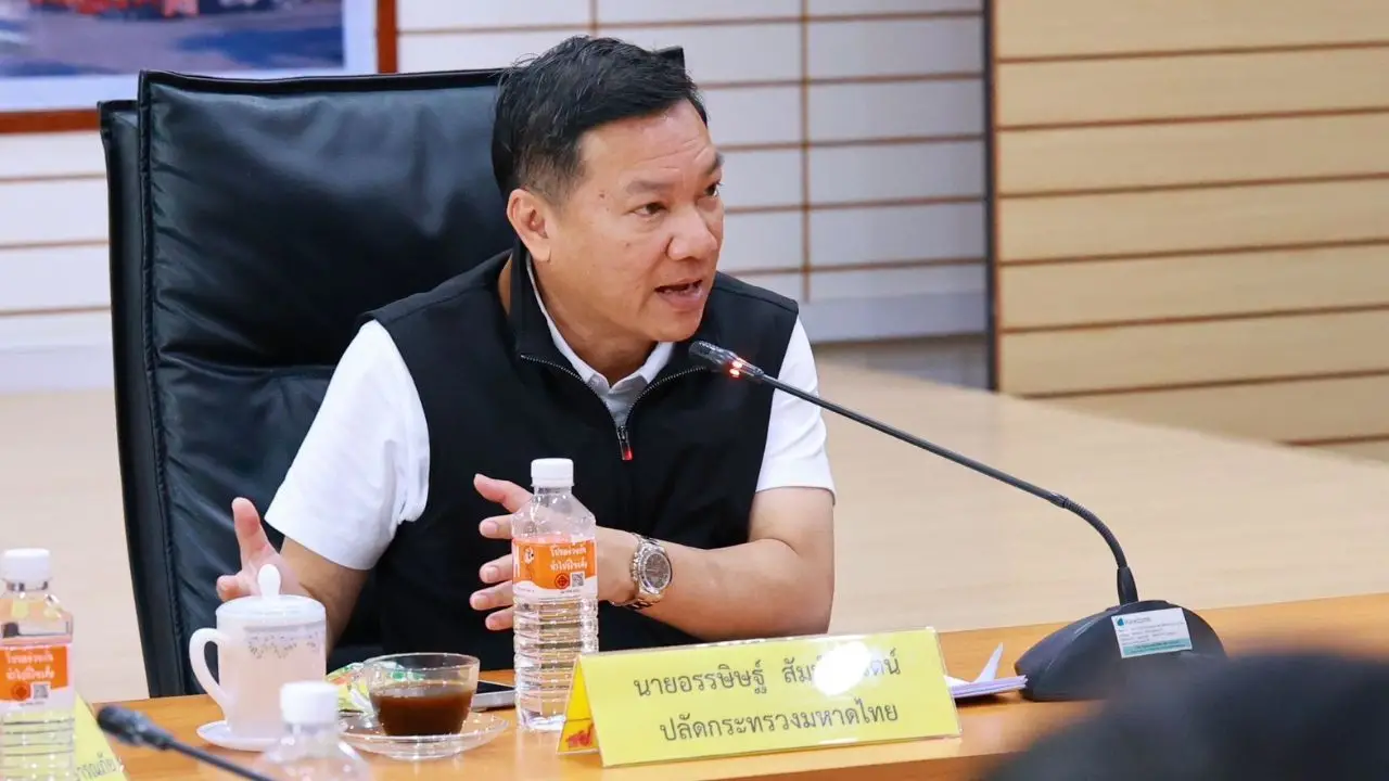 ปลัด มท. ปูพรม 'ครัวชุมชุม' 97 จุดทั่วหาดใหญ่ สั่งเยียวยาห้ามตกหล่น