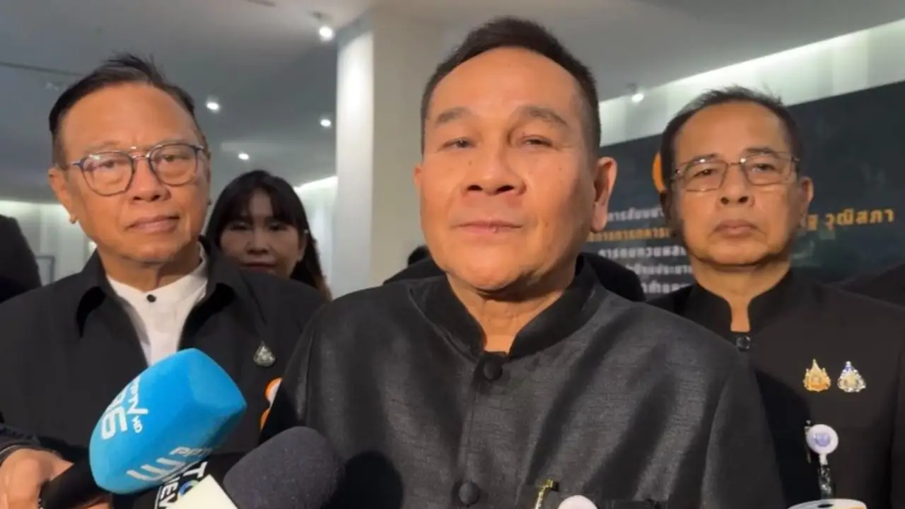 'สว.สวัสดิ์' มองต้องให้ความเป็นธรรม 'อนุทิน' ถ่ายภาพคู่ 'เบน สมิธ' อาจไม่รู้มีเบื้องหลัง
