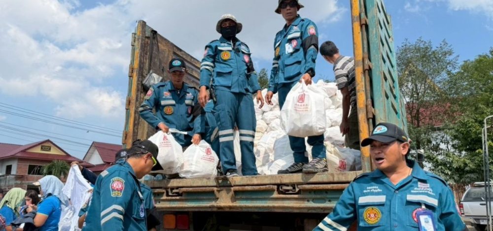 'มูลนิธิป่อเต็กตึ๊ง' ส่งต่อธารน้ำใจ สู้อุทกภัยภาคใต้ ยกทัพเครื่องอุปโภคบริโภค แจกผู้ประสบภัย