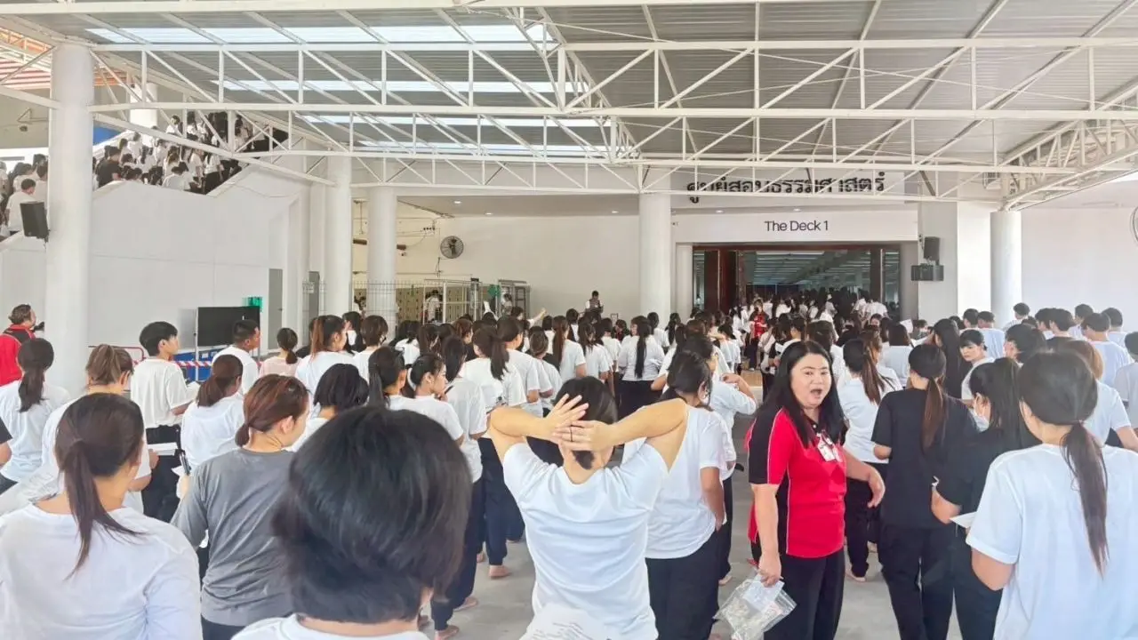 บรรยากาศ 'สอบท้องถิ่น 68' ศูนย์สอบธรรมศาสตร์ เป็นไปอย่างคึกคัก