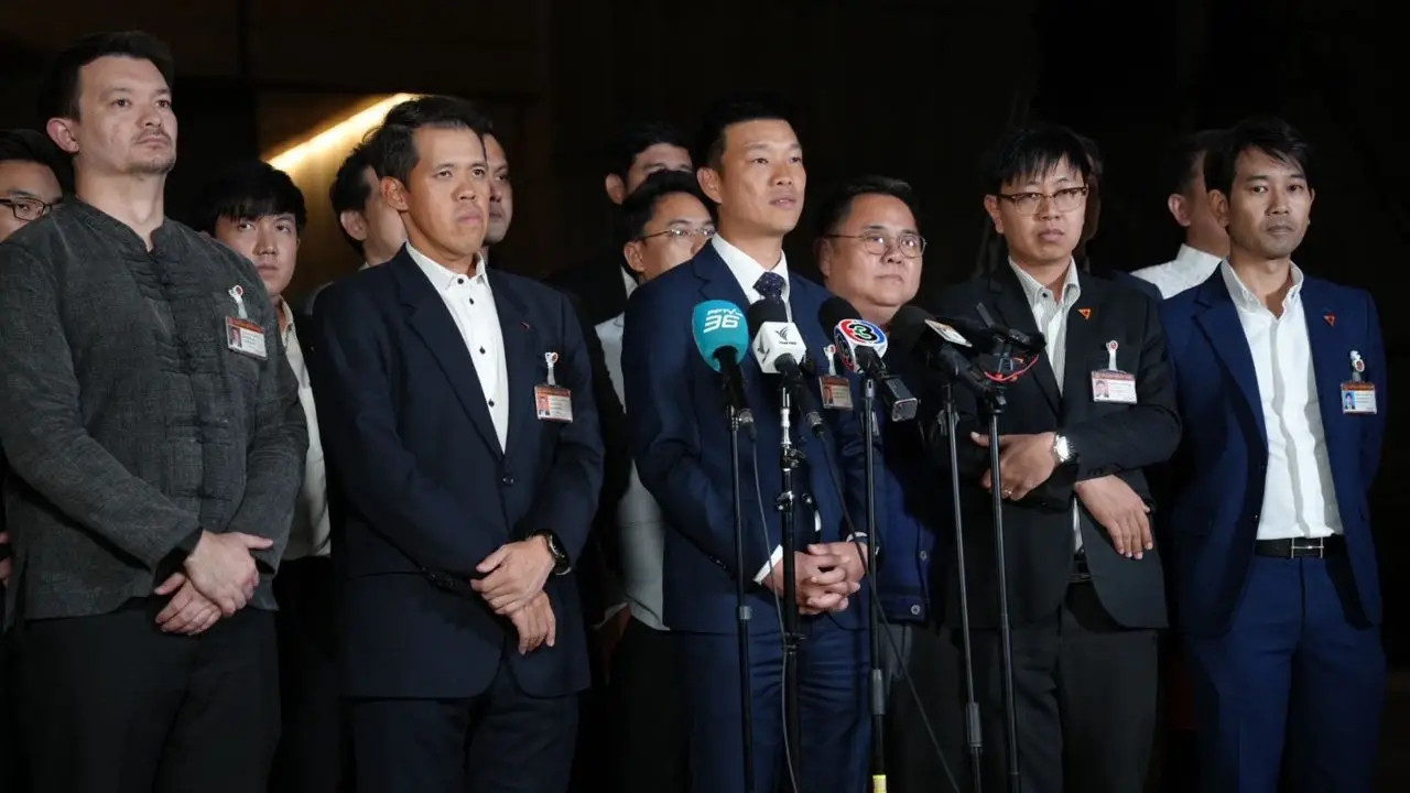 ปชน. เรียกถก สส. ต่อ ก่อนประชุมผู้บริหารพรรค คุยแนวทางหลังยุบสภาช่วงเช้าวันนี้