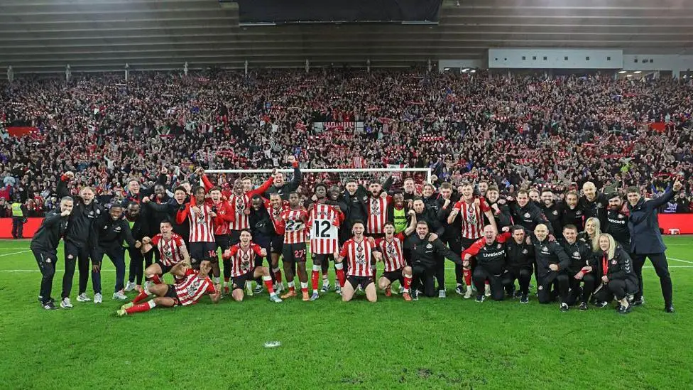 Sunderland recreate Newcastle team photo after 'special' derby win
