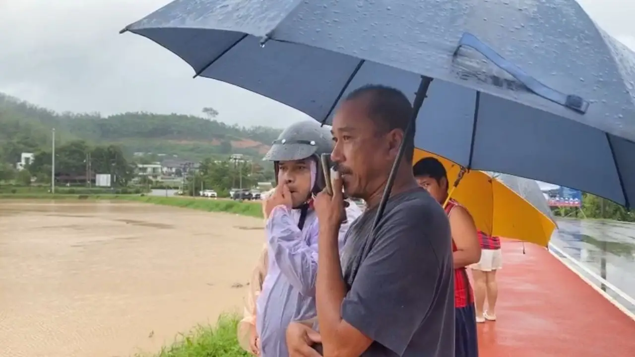 ชาวสงขลากังวลน้ำท่วม เฝ้าดูระดับน้ำ อุตุฯ เตือน ฝนตกปานกลางถึงหนัก