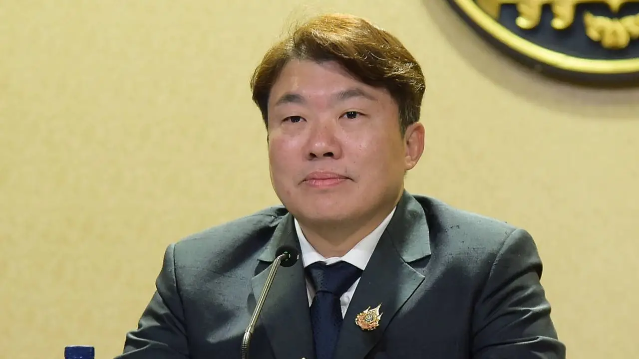 รัฐบาลคุมเข้มวันหยุดยาวปีใหม่ แนะแจ้งเบาะแส 'บุคคล-โดรน' ผิดปกติ ผ่านสายด่วน 1374 ตลอด 24 ชั่วโมง