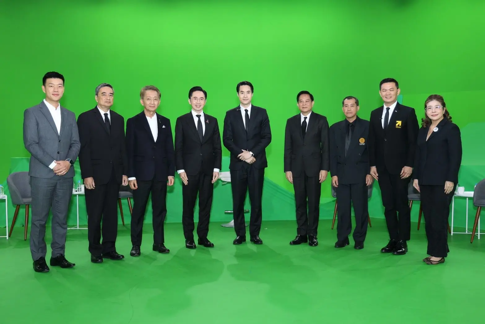 ผู้อ่านไทยรัฐออนไลน์ให้ 'ณัฐพงษ์' เป็นผู้ชนะเวทีดีเบตนัดแรก ครั้งหน้าต้องขยี้เรื่อง 'ปากท้อง'