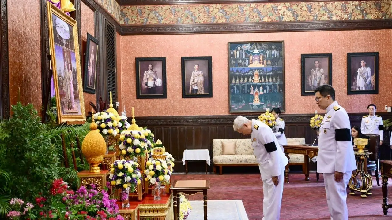 นายกฯ มอบ 'บวรศักดิ์' ลงนามถวายพระพรชัยมงคลในหลวง-ราชินี ในวันปีใหม่ 69