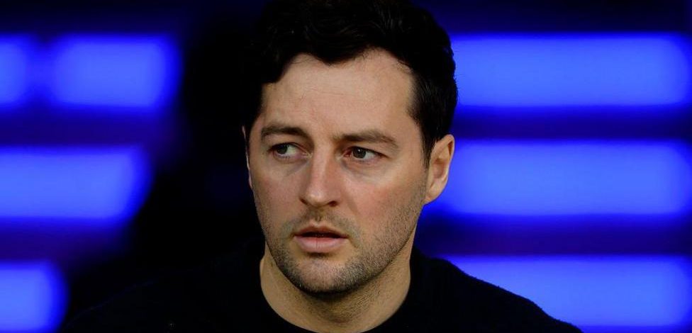 West Bromwich Albion sack head coach Mason