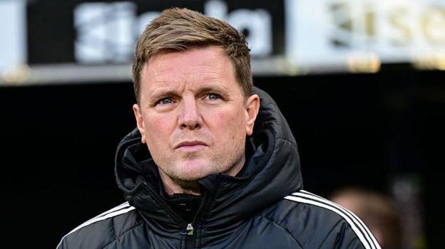 Howe 'very happy' at Newcastle amid Man Utd link