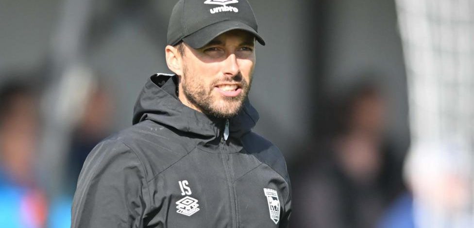 Sheehan steps down as Ipswich Women boss