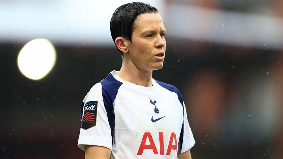 Leicester sign experienced Spurs defender Neville