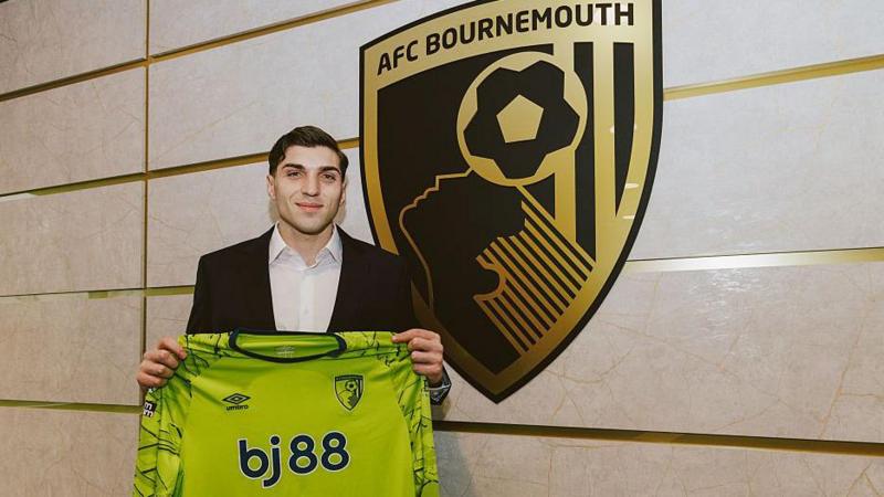 Bournemouth complete loan move for goalkeeper Mandas
