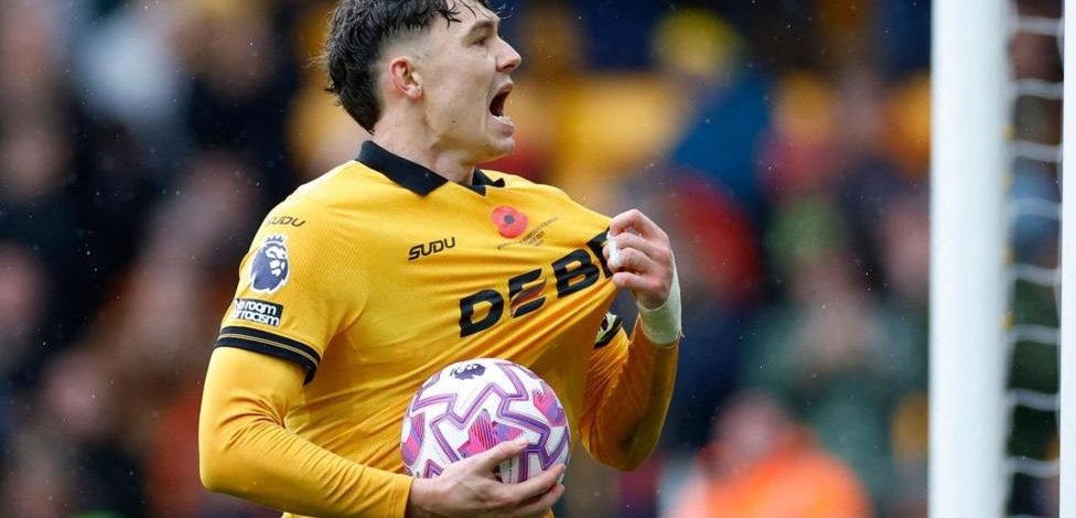 Wolves accept new £48m offer for Strand Larsen