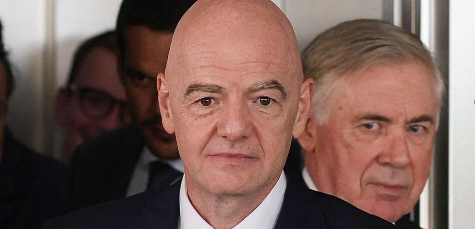 Infantino apologises for jokes about British fans